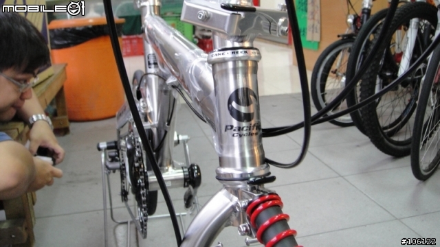 2010 Birdy Titanium與2005 BD-1 Titanium新舊碟剎鈦鳥之比較(外觀篇)