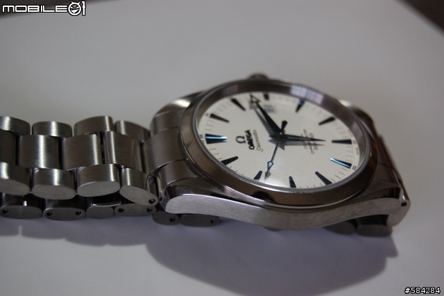 開箱-Omega Seamaster Aqua Terra 同軸擒縱天文台認證機械表