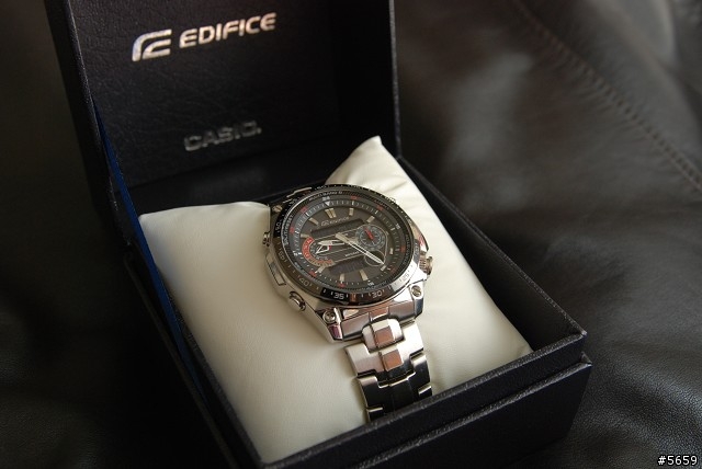 Casio 首款雙顯六局電波 EDIFICE ECW-M300DB 開箱
