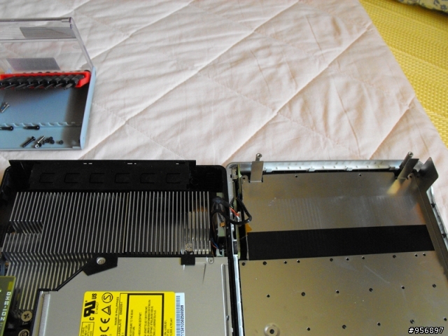 ASUS PX24 內部對流設計真是莫名其妙
