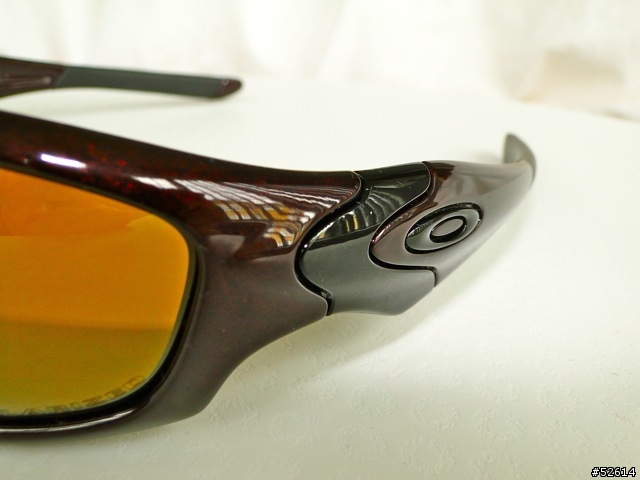 低調的華麗:Oakley Straight Jacket 金屬紅