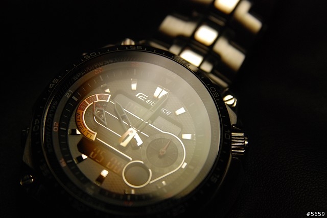 Casio 首款雙顯六局電波 EDIFICE ECW-M300DB 開箱