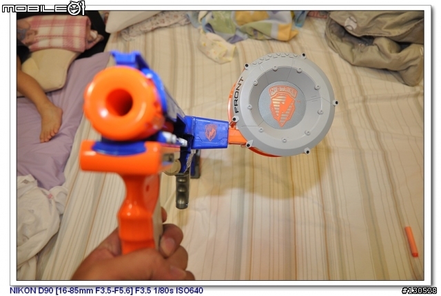 家裡的小小戰爭--NERF空氣泡棉槍--新增間諜小手槍