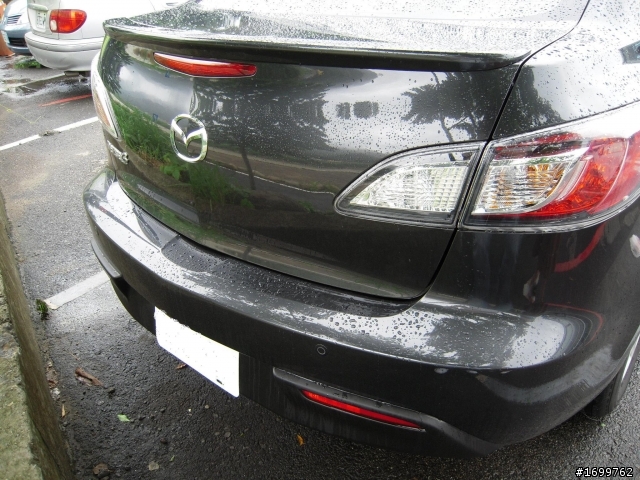 遲來的開箱 MAZDA 3 1.6頂級 鐵灰色 補原廠ZOOM ZOOM尾飾管圖唷 ...