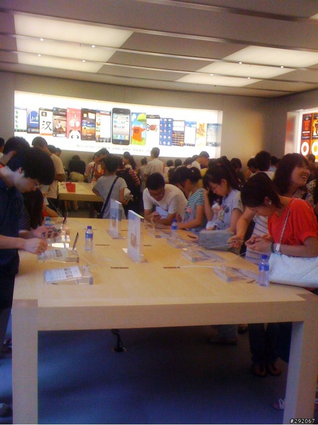 上海浦東Apple第一家直營旗艦店開幕