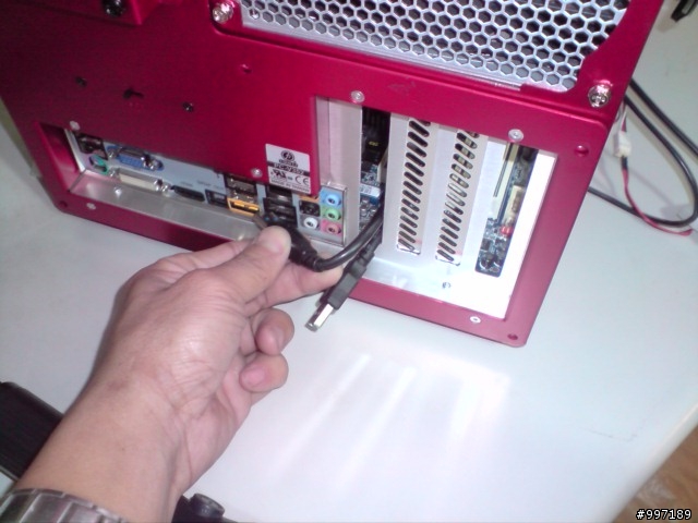 (已解決)聯力 PC-V352機殼的USB3.0線怎這麼短?