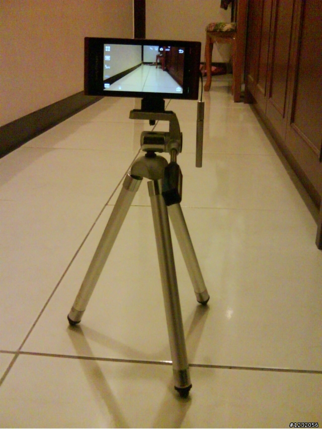 DIY Sony ericsson 手機(Satio) 相機腳架