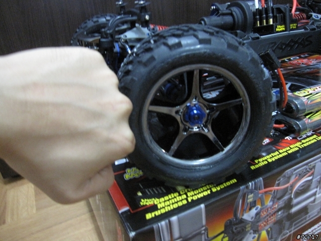 開箱 -Traxxas XL號 E-REVO .新增戶外照