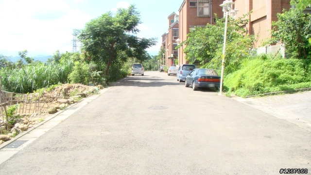 請問跟未成年無照駕駛的車主發生擦撞該如何的求償--新增現場圖