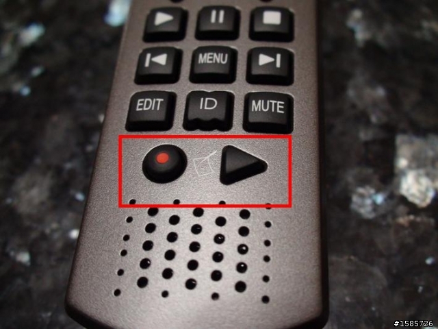 分享 智慧型多支遙控整合器 VoiceTouch 2