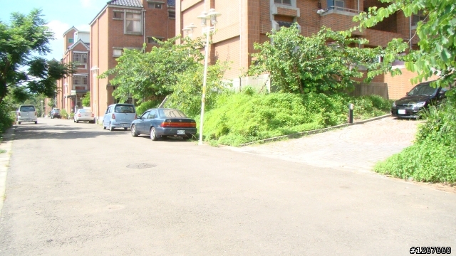 請問跟未成年無照駕駛的車主發生擦撞該如何的求償--新增現場圖