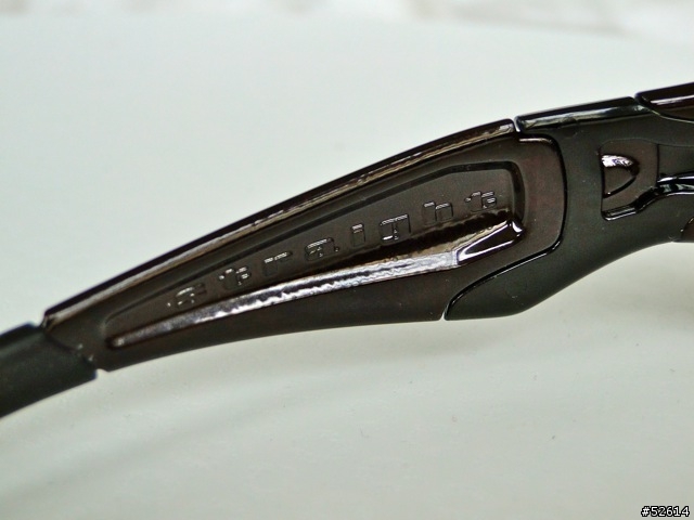 低調的華麗:Oakley Straight Jacket 金屬紅
