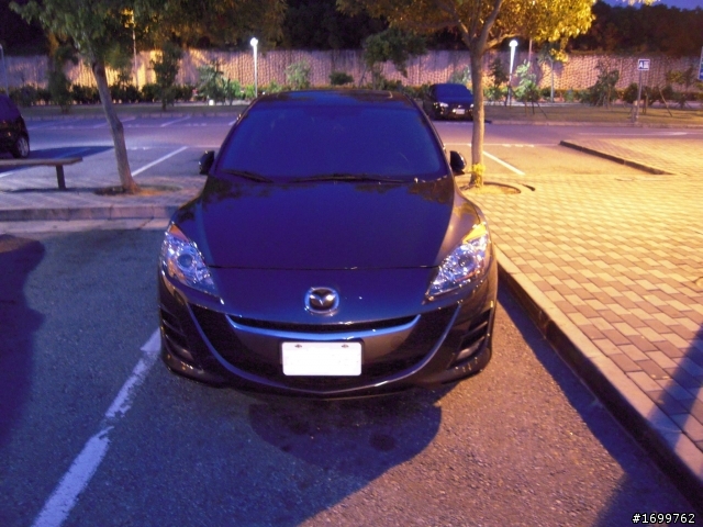 遲來的開箱 MAZDA 3 1.6頂級 鐵灰色 補原廠ZOOM ZOOM尾飾管圖唷 ...