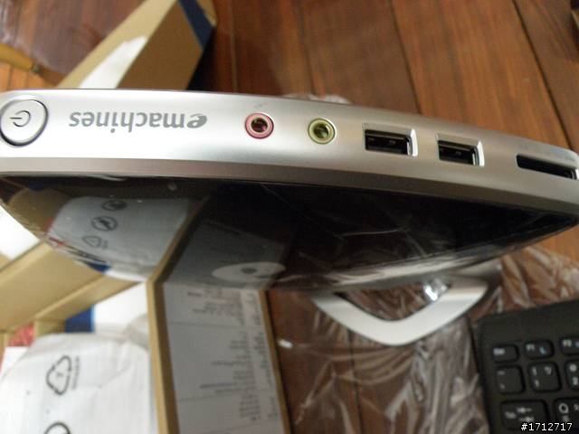 Acer eMachines ER1401 1公升Win7迷你電腦 (開箱文)