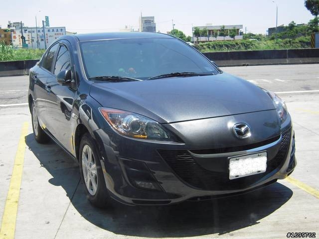 遲來的開箱 MAZDA 3 1.6頂級 鐵灰色 補原廠ZOOM ZOOM尾飾管圖唷 ...