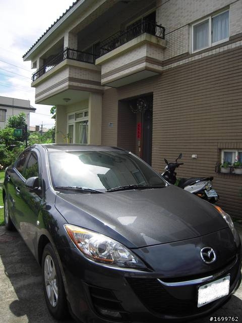 遲來的開箱 MAZDA 3 1.6頂級 鐵灰色 補原廠ZOOM ZOOM尾飾管圖唷 ...