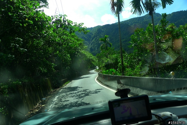 GARMIN 765導航由赤科山下山要我走水泥及土石道路!!家人嚇出一身冷汗!!!!