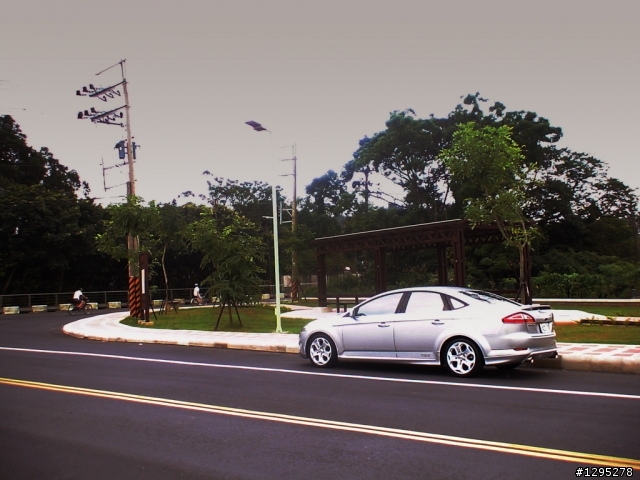 (Mondeo MK4 TDCi cFRP碳纖維內裝飾板上身) 深夜加油站遇見蘇格拉底