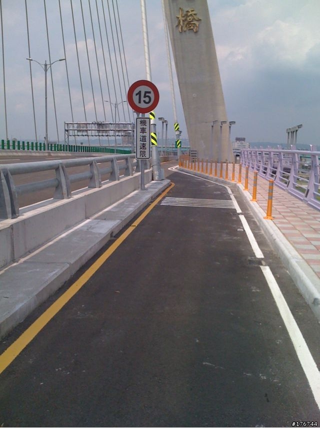 新北大橋機車道試騎...