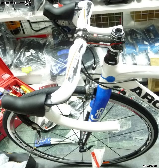 開箱文-ARGON18 KRYPTON公路車白/藍色