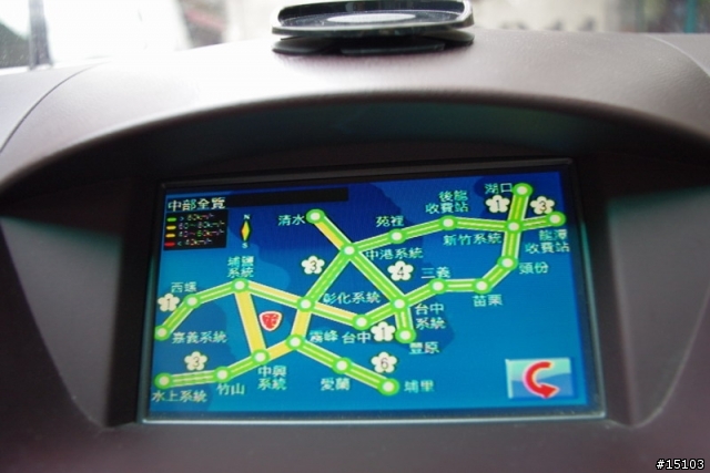 【車機分享】飛來訊車內電視LT101 會報路況、播數位行動電視的兔子