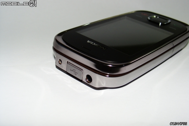 NOKIA 7230 便宜又大碗3G手機開箱篇