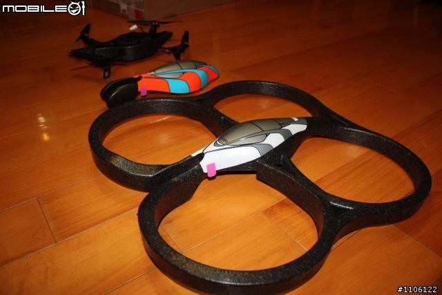 開箱文~AR.drone 法國空運來台,全台唯一,四軸飛行器