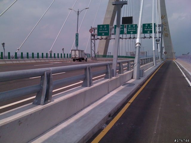 新北大橋機車道試騎...