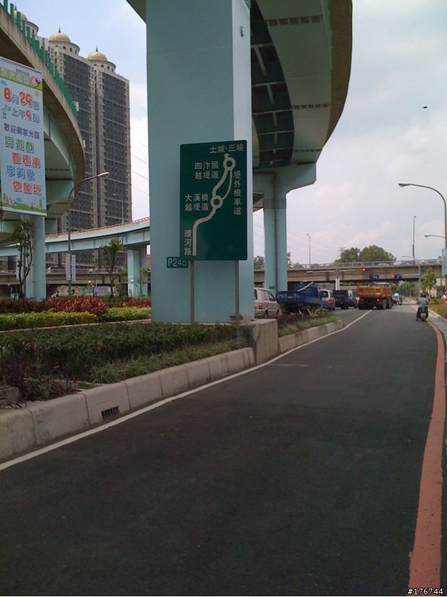 新北大橋機車道試騎...
