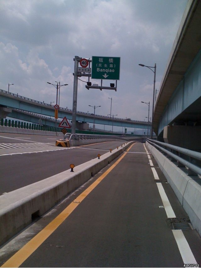 新北大橋機車道試騎...