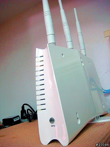 Vigor 2130n 與 一些家用網路設備購入簡易開箱文