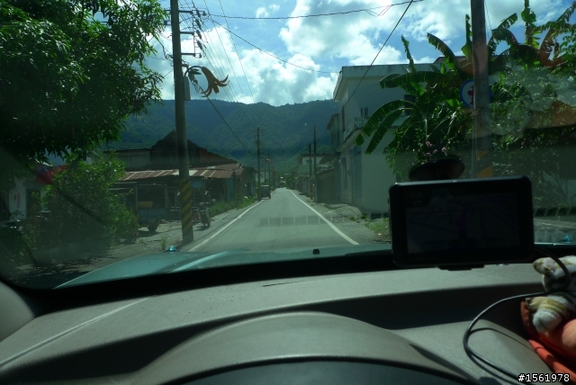 GARMIN 765導航由赤科山下山要我走水泥及土石道路!!家人嚇出一身冷汗!!!!
