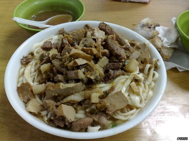 陽明山牛肉拌麵