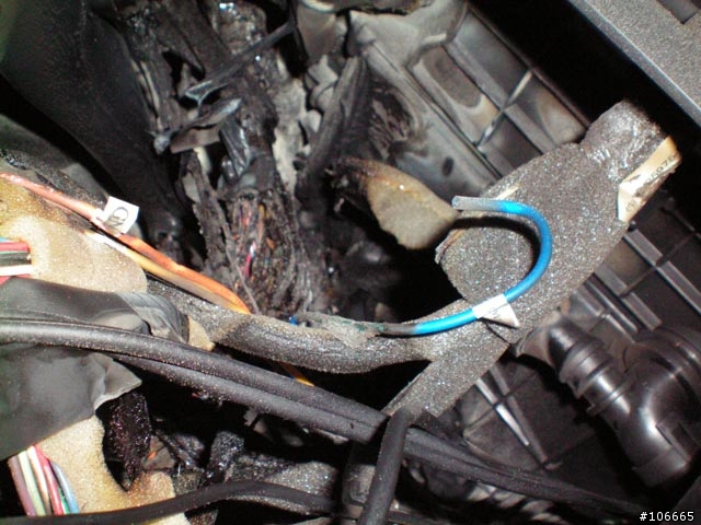 我的五門TIIDA發生車子內部起火燃燒事件(處理結果詳情請至第17頁)