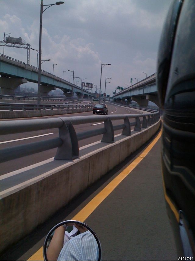 新北大橋機車道試騎...