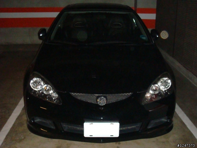 公司宿舍樓下停的好車,這一台雙門車好像不常見!!