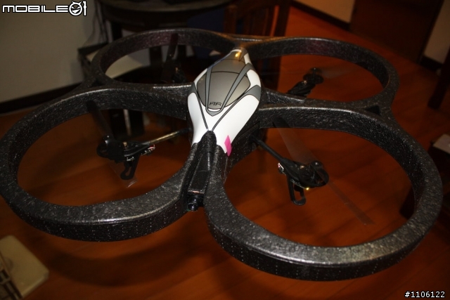 開箱文~AR.drone 法國空運來台,全台唯一,四軸飛行器