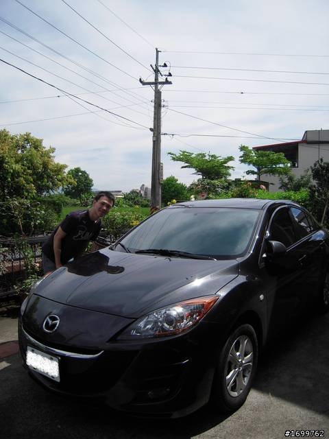 遲來的開箱 MAZDA 3 1.6頂級 鐵灰色 補原廠ZOOM ZOOM尾飾管圖唷 ...