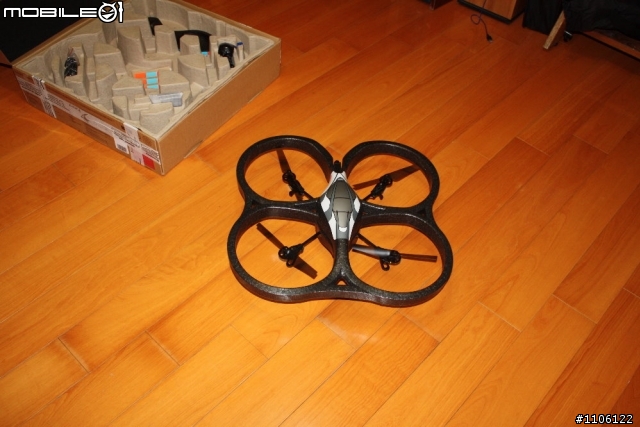 開箱文~AR.drone 法國空運來台,全台唯一,四軸飛行器