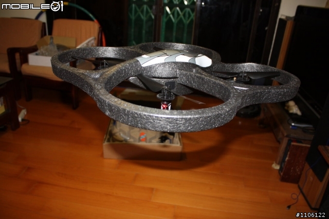 開箱文~AR.drone 法國空運來台,全台唯一,四軸飛行器