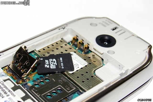 NOKIA 7230 便宜又大碗3G手機開箱篇