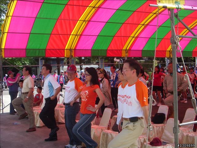 活力集集鐵馬行,集中精神向前行