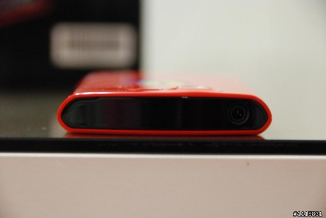 女生可以配帥手機嗎? ACER Liquid E Ferrari 開箱