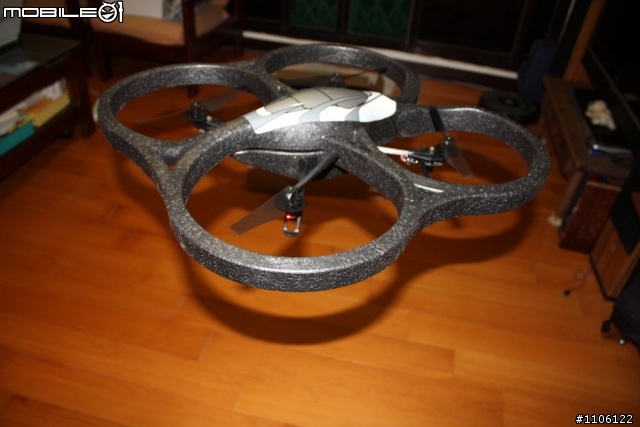 開箱文~AR.drone 法國空運來台,全台唯一,四軸飛行器