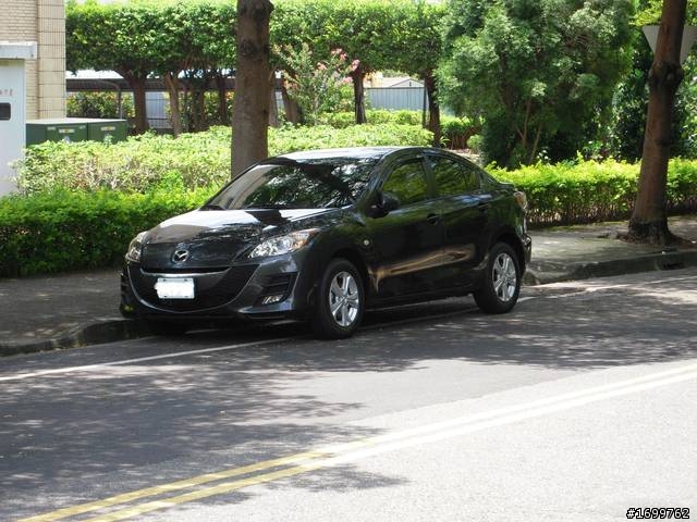 遲來的開箱 MAZDA 3 1.6頂級 鐵灰色 補原廠ZOOM ZOOM尾飾管圖唷 ...