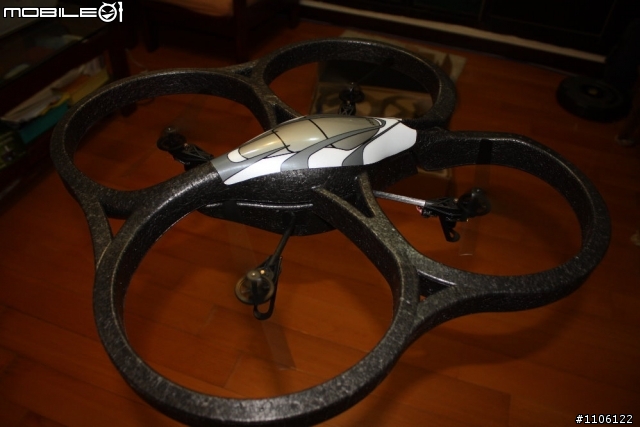 開箱文~AR.drone 法國空運來台,全台唯一,四軸飛行器