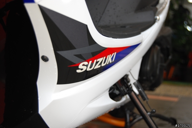 GSR騎出來 小狼狗跳出來- 日本"原廠"小狼狗+GSR新車開箱!