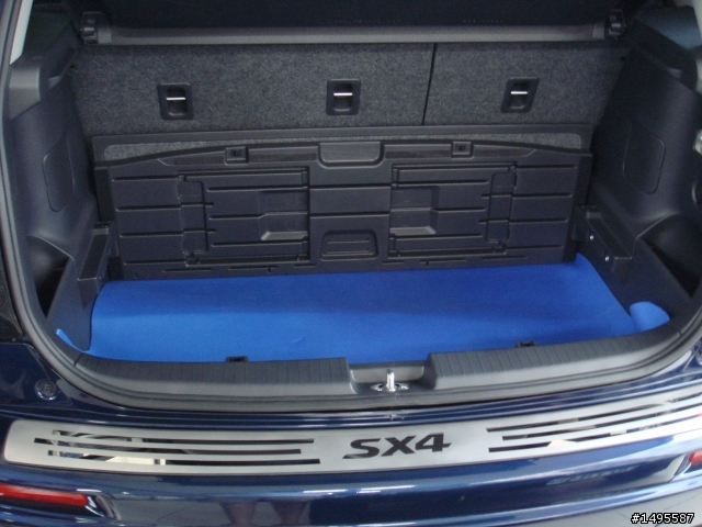 Suzuki SX4開箱文(新增10&11月保養,遊記之報導)