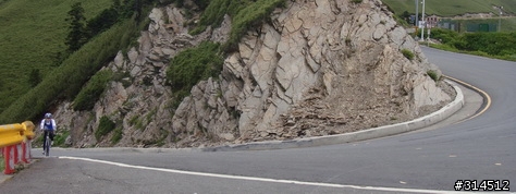 2010-7-16武嶺(標高3275公尺)台灣公路最高點單車聖地