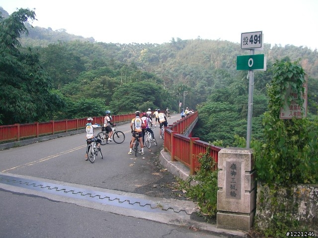 【遊記】竹山八卦茶園之奮力騎奮力吃